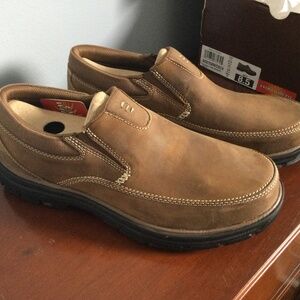 SKECHERS  Men’s Leather Loafers…new in box. (Extra wide fit)